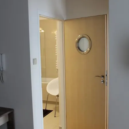 Golden Sands Exclusive Suites 아파트 *